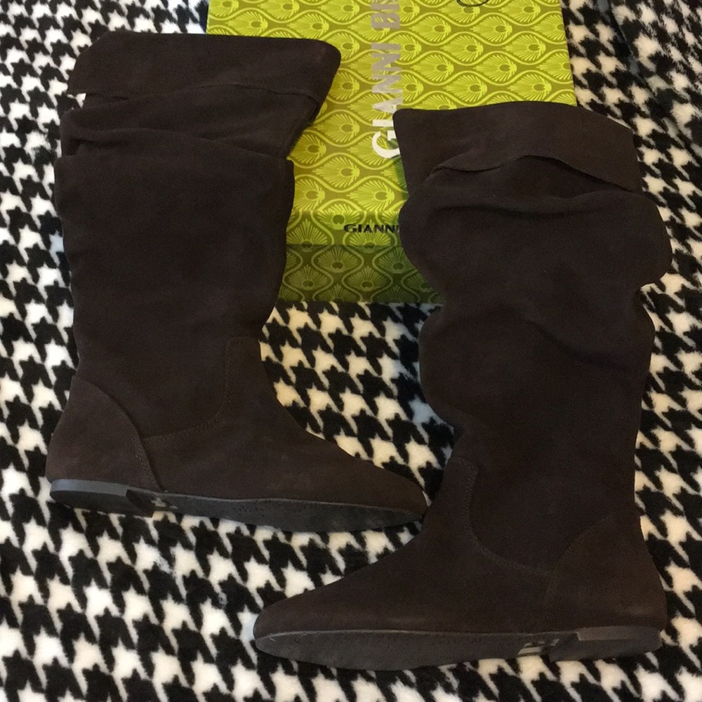 Never worn Gianni Bini suede boots.